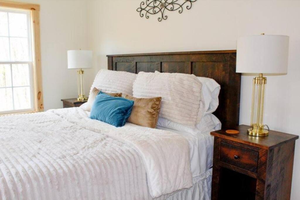 Holiday home Luxe Retreat - Last Wknd April! - Easy Drive - Xl Swim Sevierville
