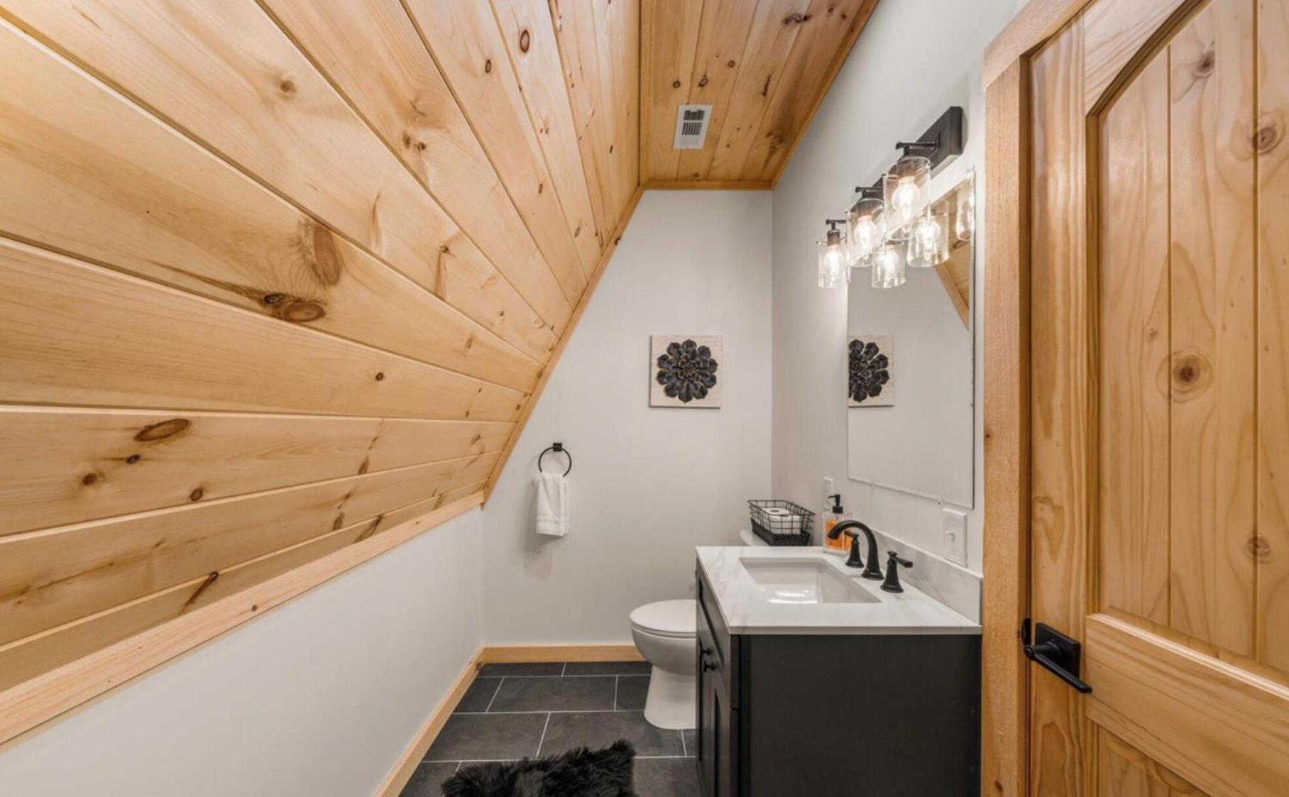 Luxe Retreat - Last Wknd April! - Easy Drive - Xl Swim Sevierville