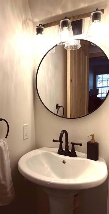 Holiday home Luxe Retreat - Last Wknd April! - Easy Drive - Xl Swim