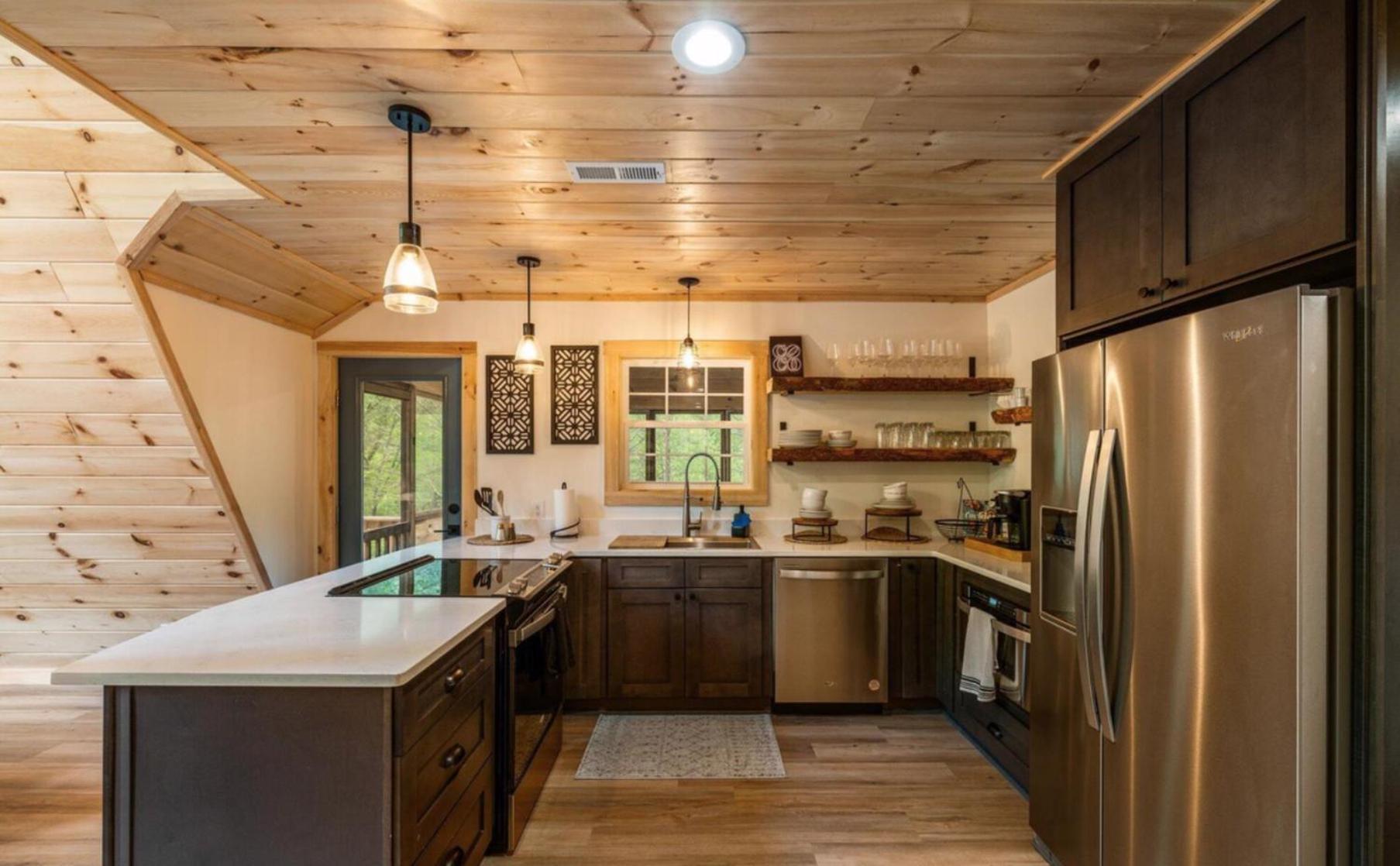 Luxe Retreat - Last Wknd April! - Easy Drive - Xl Swim Holiday home Sevierville